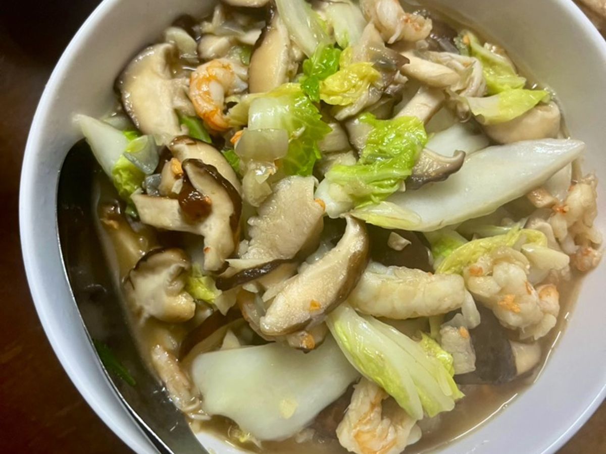 Nấm đông cô xào cải thảo, tôm