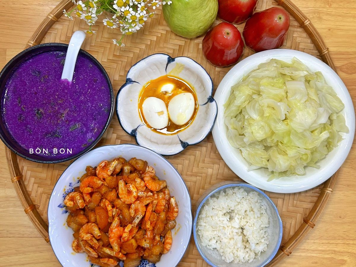 Mâm Cơm Gia Đình Đơn Giản