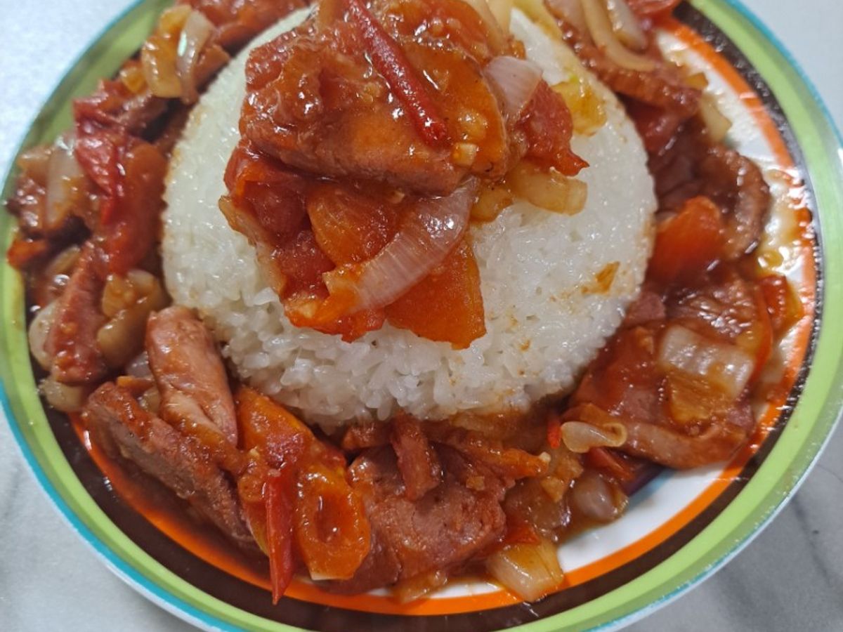 Cơm nếp thịt vịt hun khói xào cà chua