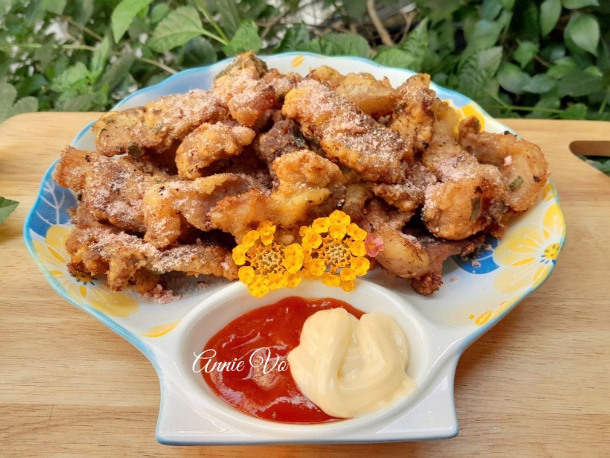 Thịt chiên giòn rắc phô mai