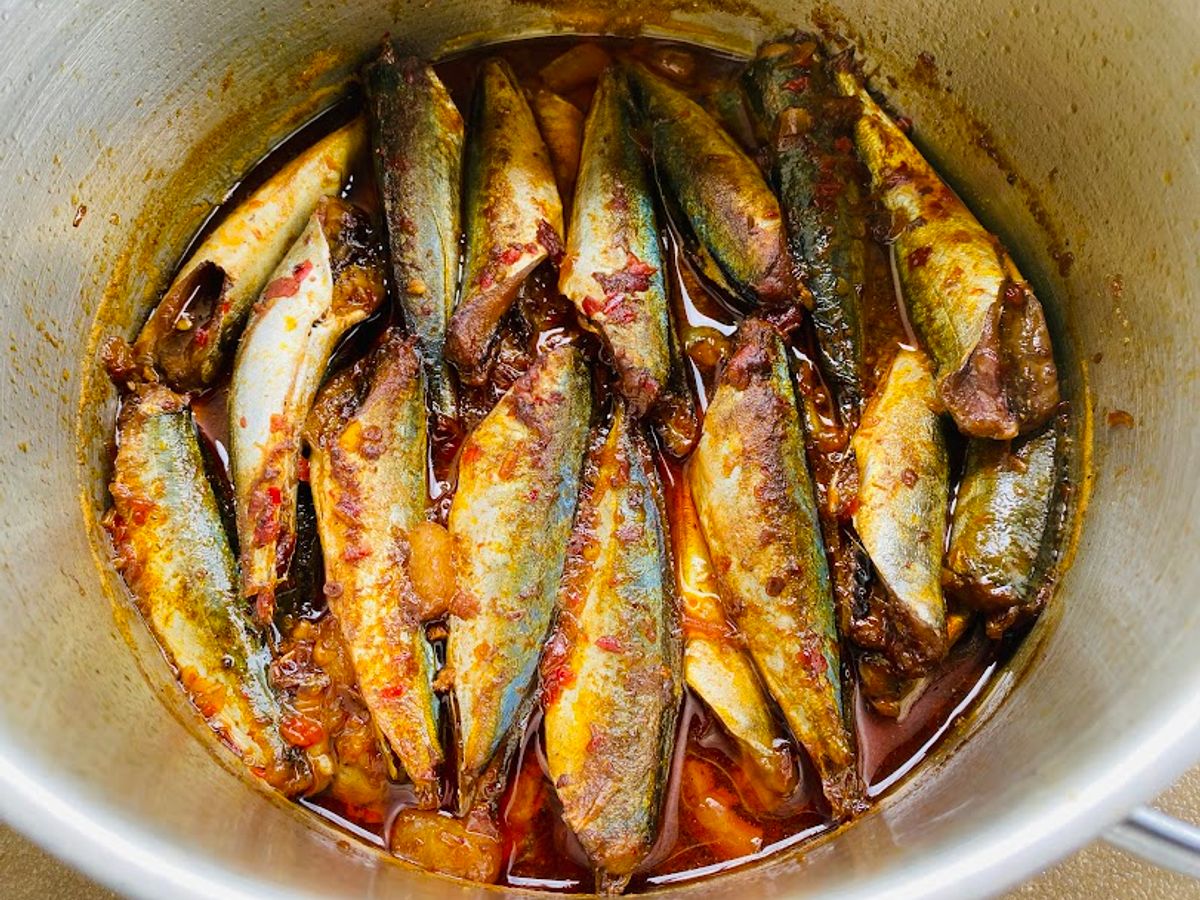 Cá Nục Nhí Kho Cay