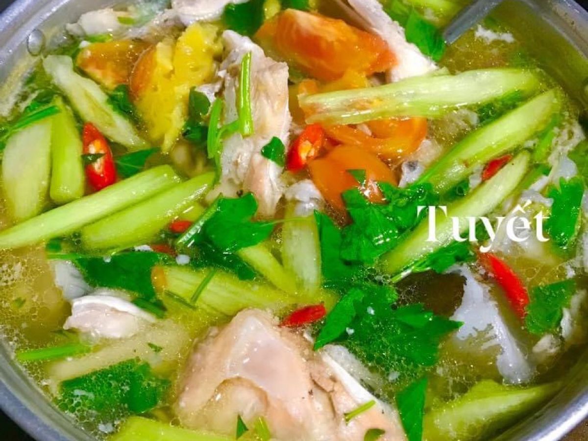 Canh chua đẩu cá hồi