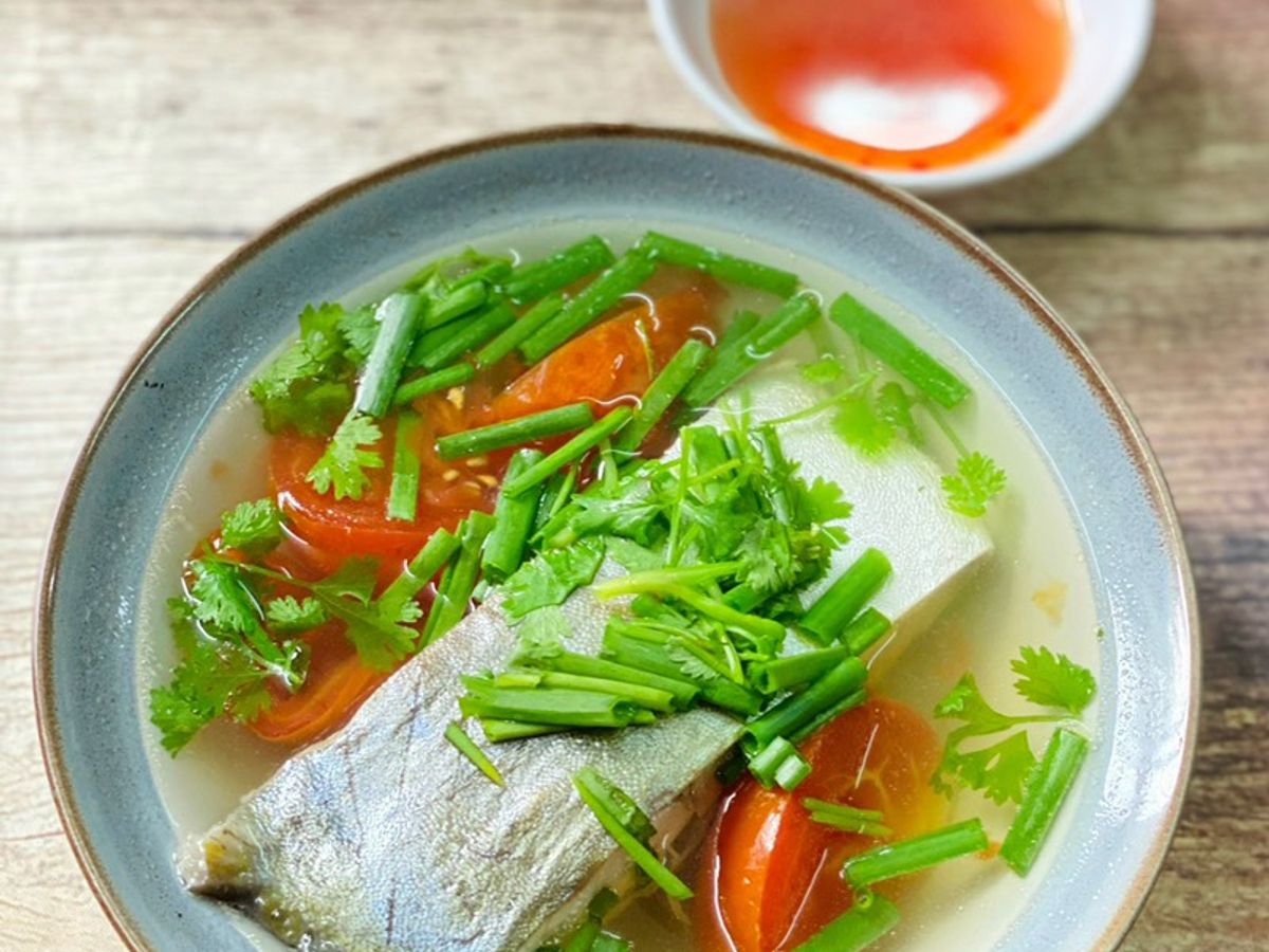 Canh Cá Bè Nấu Cà Chua
