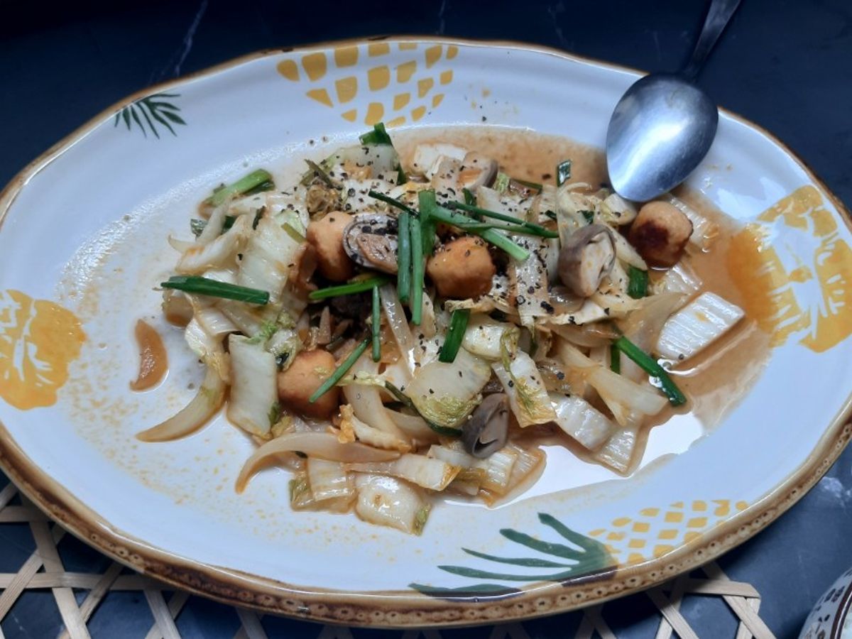 Cải thảo xào cá viên