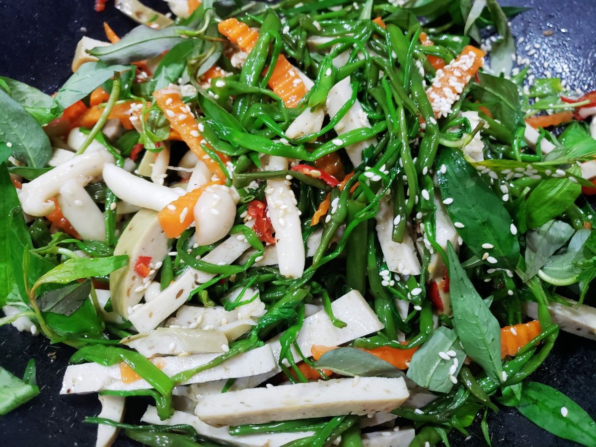 Nộm rau muống chay
