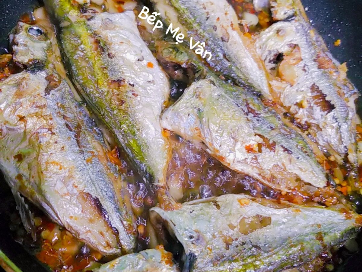 Cá chỉ vàng chiên giòn sốt mắm tỏi