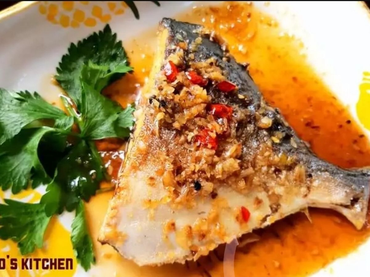 Cá chim chiên mắm tỏi
