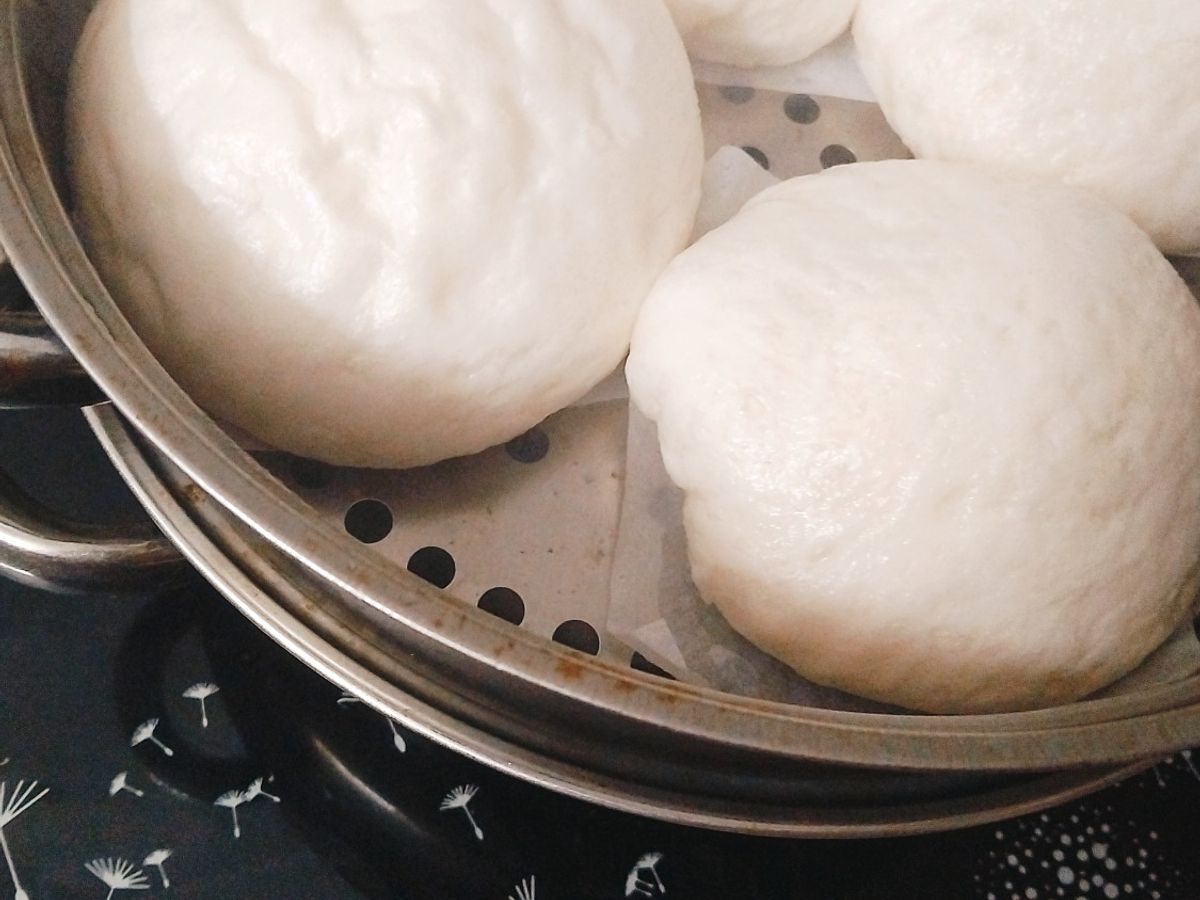 Bánh bao thịt trứng cút truyền thống