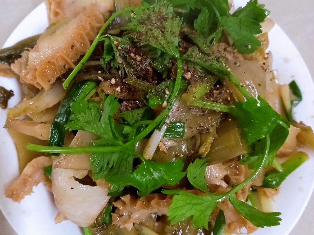 Sách bò xào dưa cải
